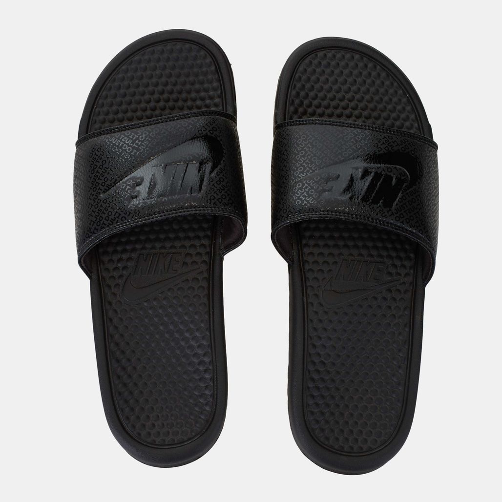 nike benassi slides size 4