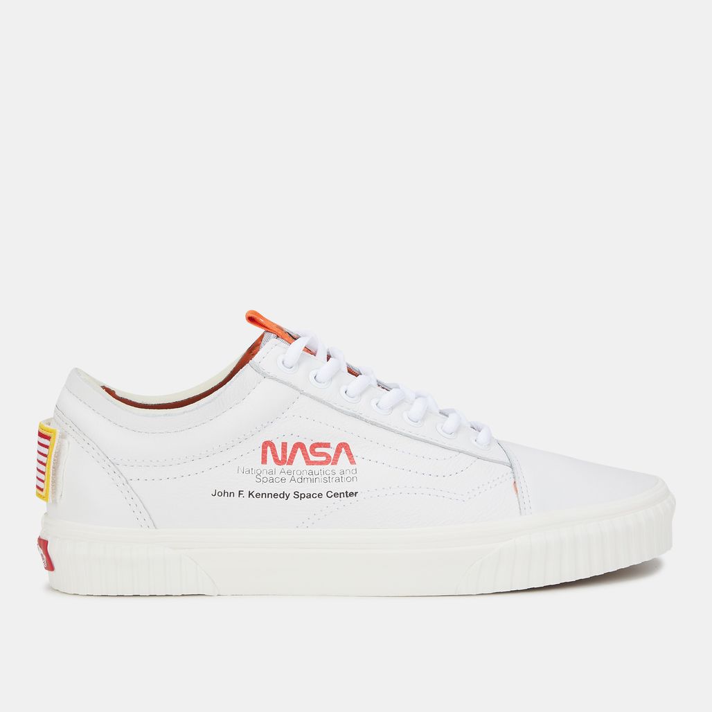 vans x space voyager old skool sneakers in orange
