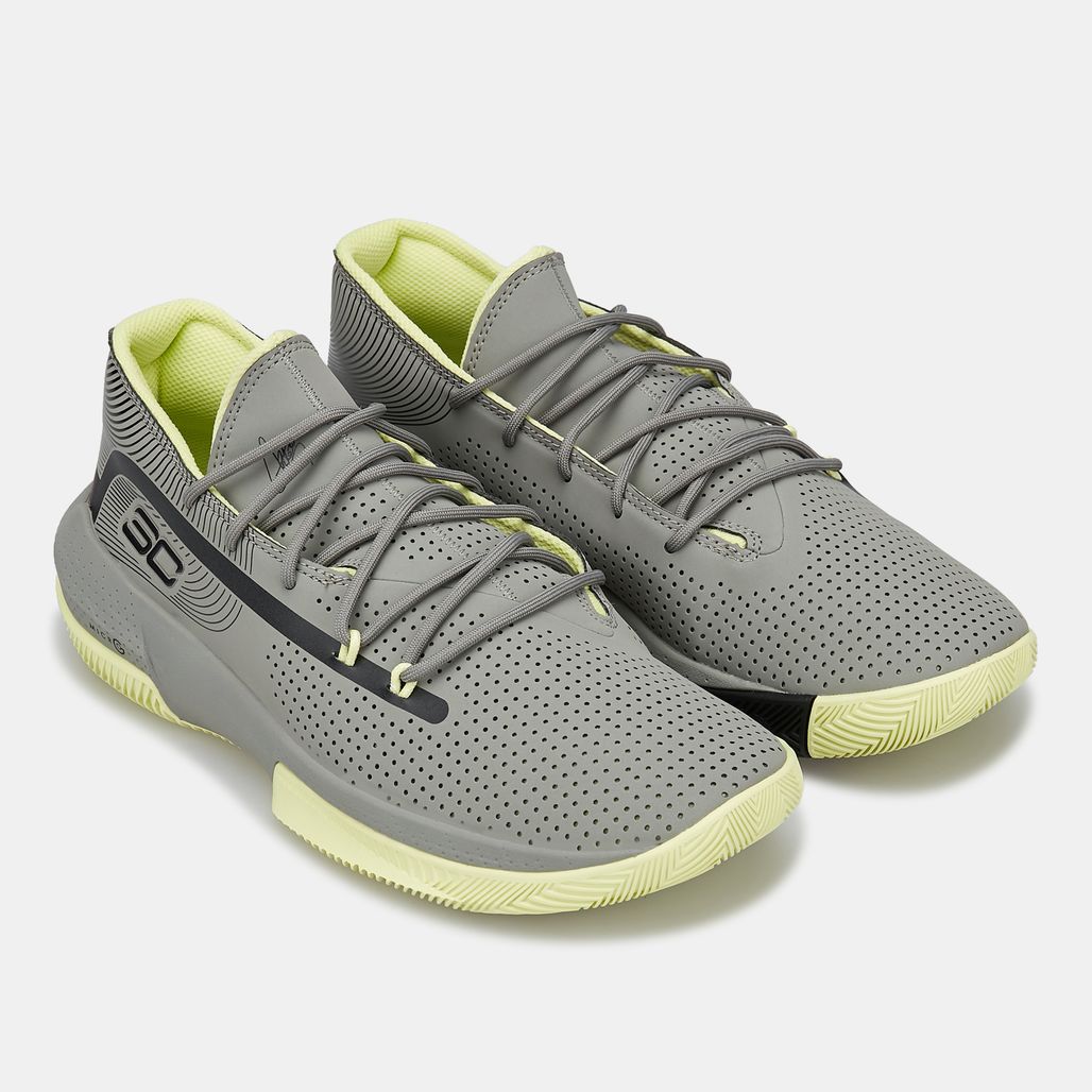 Under Armour Men�s SC 3ZER0 III Shoe Basketball Shoes