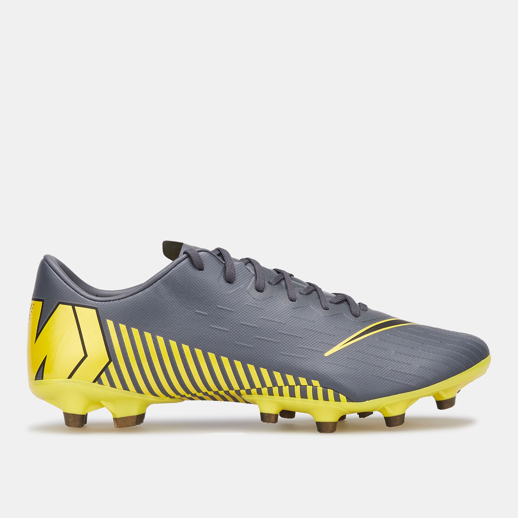 grass football shoes