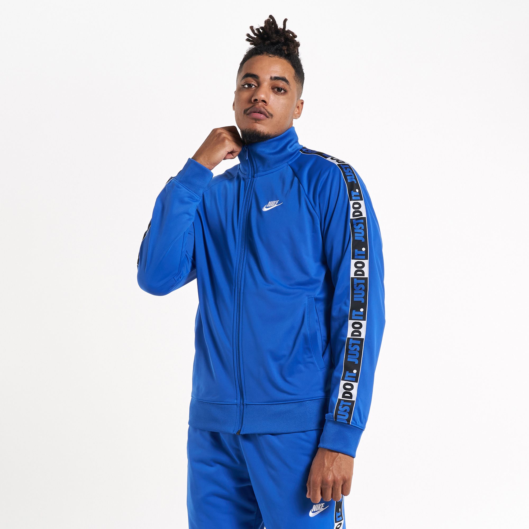Buy Nike Men S Sportswear Just Do It Tape Jacket Online In Dubai Uae Sss