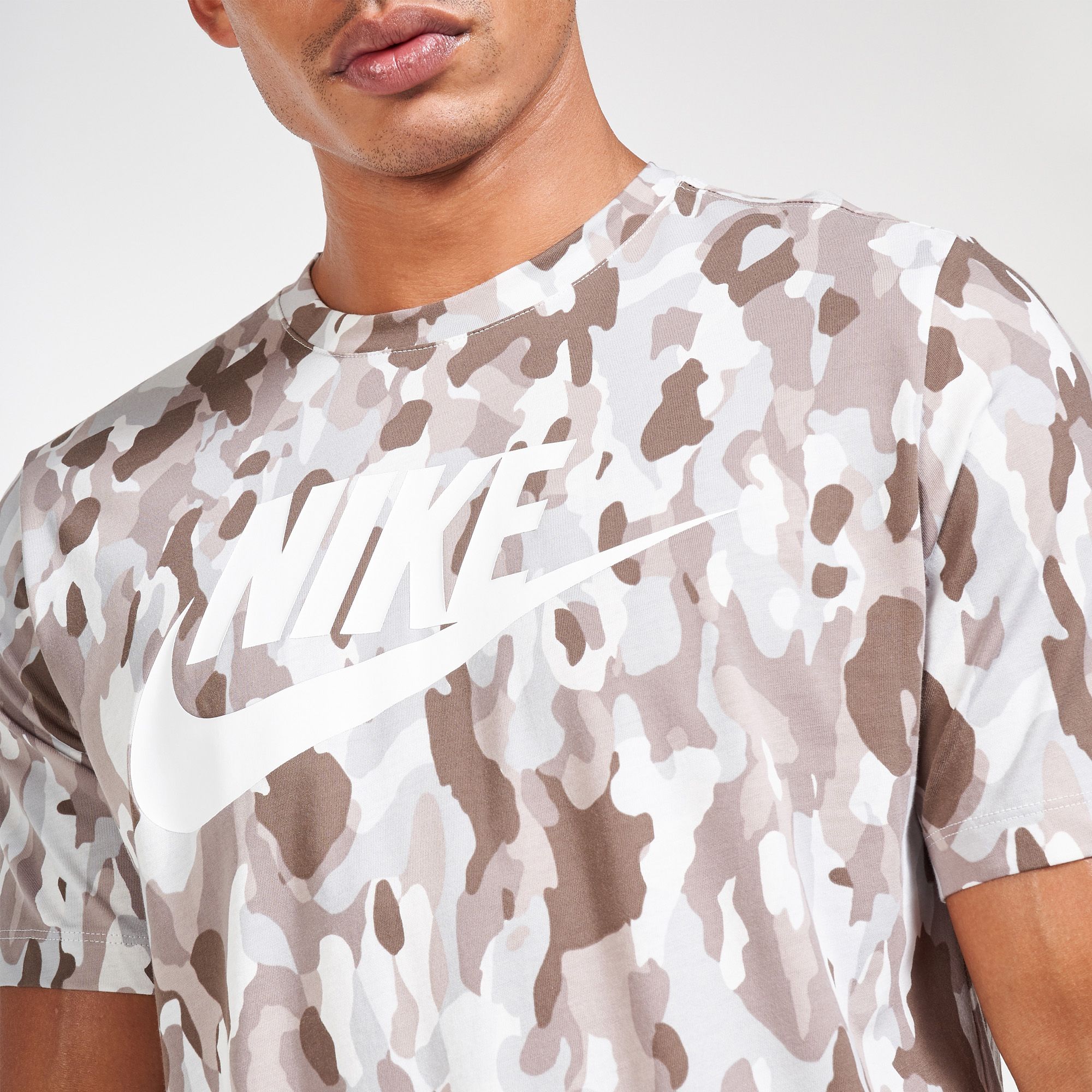 Nike Men's Sportswear Club T-Shirt | T-Shirts | Tops | Clothing | Mens | SSS