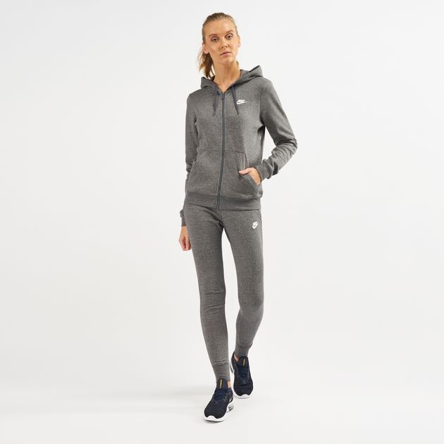nike tracksuit for woman