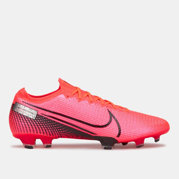 Reduced soccer shoes for men Nike Mercurial Vapor 13 Club.